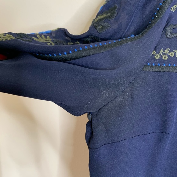 Veronica Beard Tobi Silk Embroidered blouse sz 2 - Picture 5 of 9